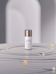 Anti-fatigue Eye Concentrate Lifestyle with Product