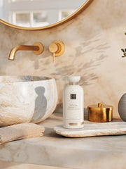 Hydrating Shampoo Lifestyle with Product