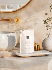 Hydrating Shampoo Refill Lifestyle with Product