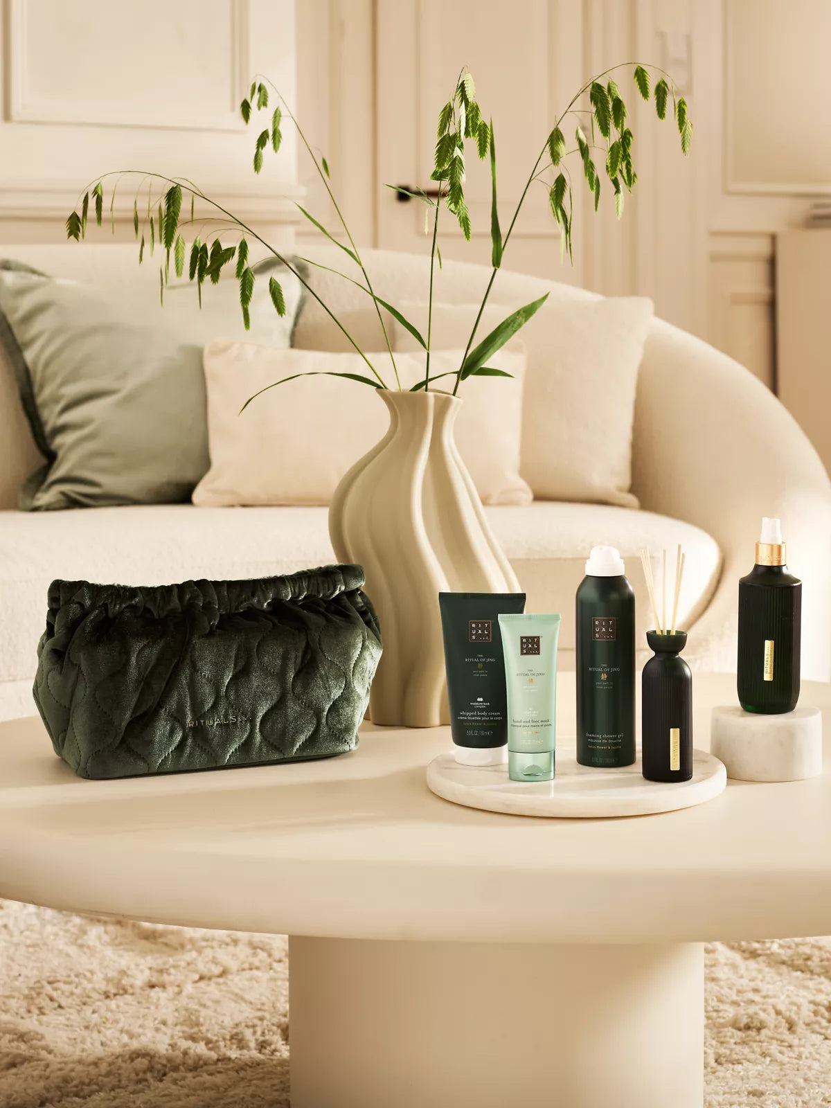 The Ritual of Jing - Large Gift Set 2025 Lifestyle with Closed Pack