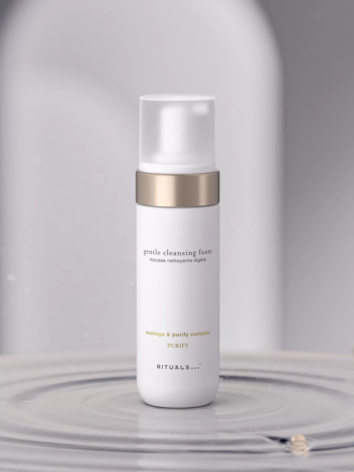 Gentle Cleansing Foam Lifestyle with Product