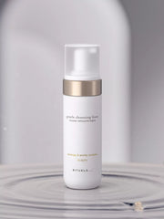 Gentle Cleansing Foam Lifestyle with Product