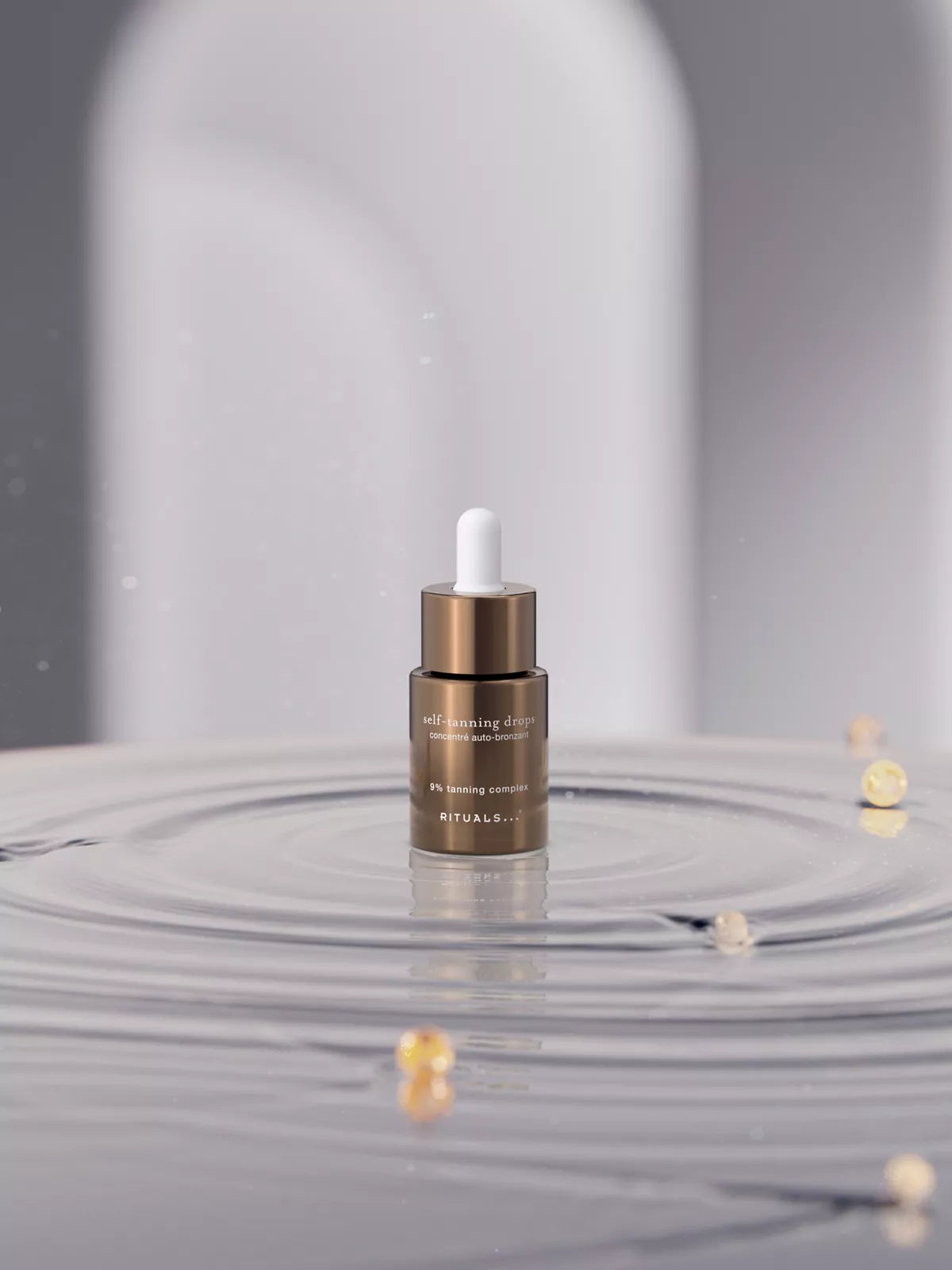Self-Tanning Drops Lifestyle with Product