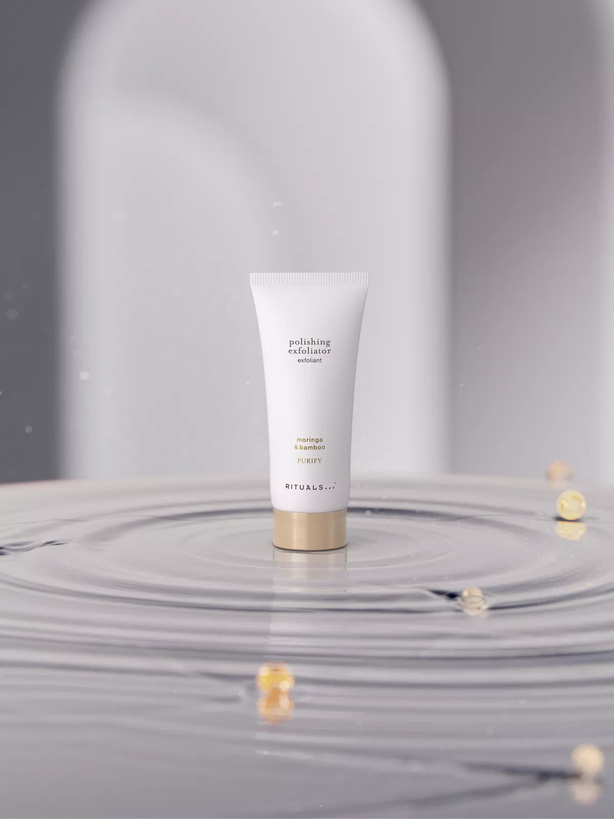 Polishing Exfoliator 30ml Lifestyle with Product